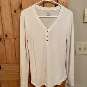 Time and Tru White Henley Thermal Size Large